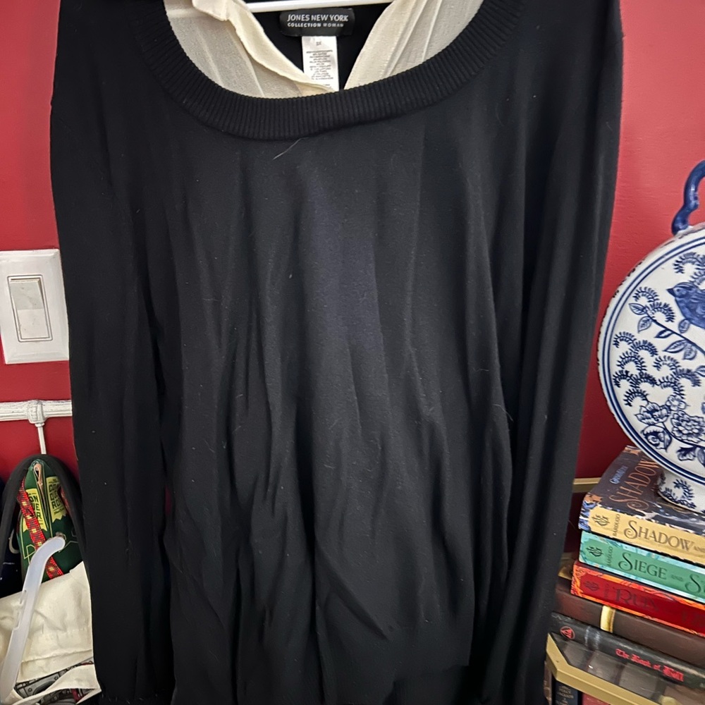 Jones New York Classic Black Top